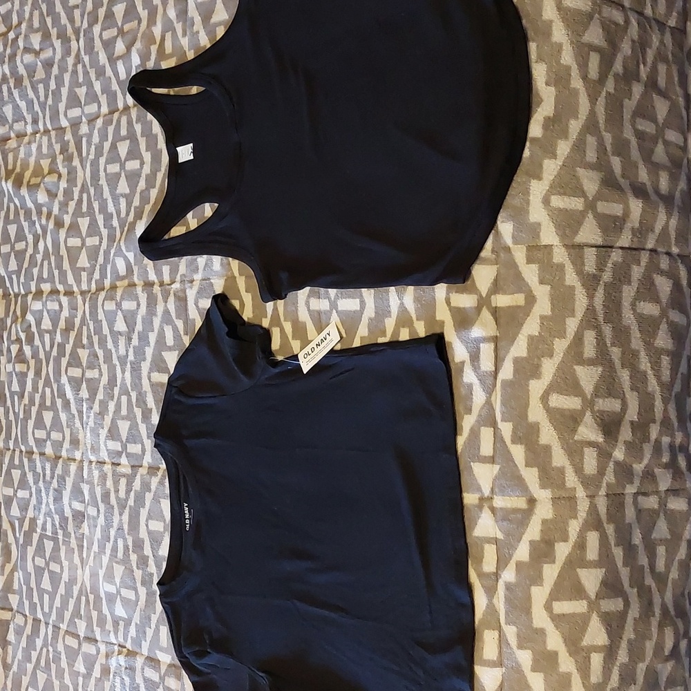 2 Women's Old Navy Tops